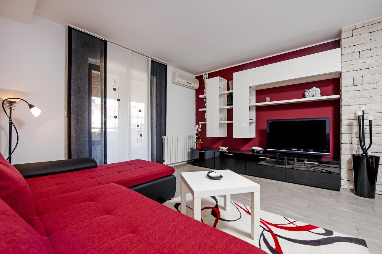 Cerin Apartment 로비니 외부 사진