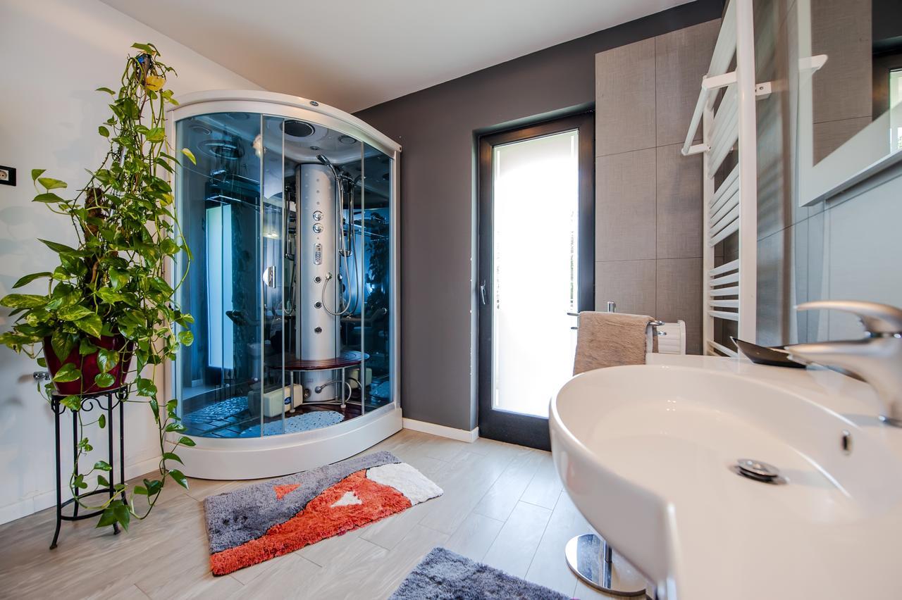 Cerin Apartment 로비니 외부 사진