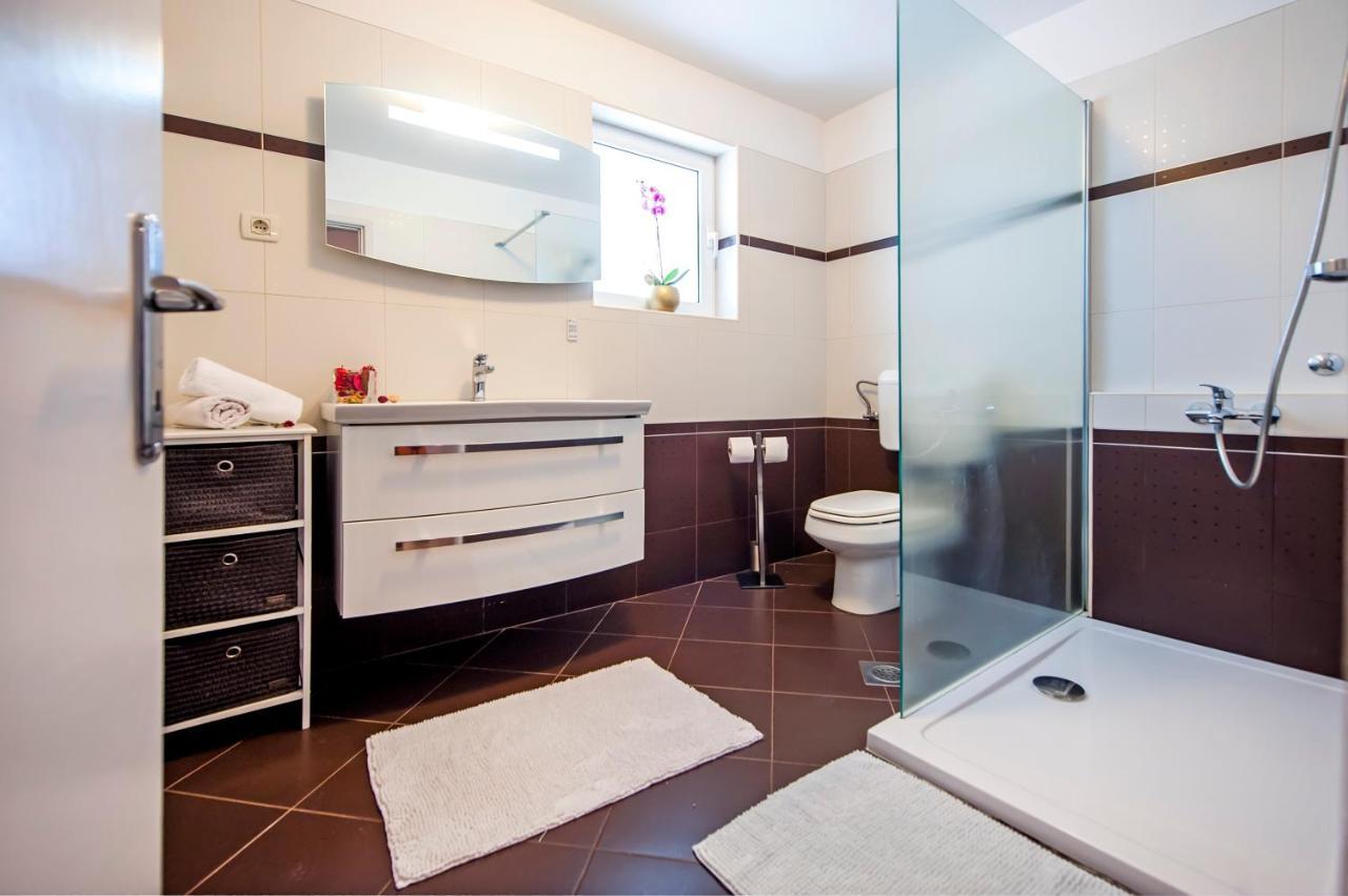 Cerin Apartment 로비니 외부 사진