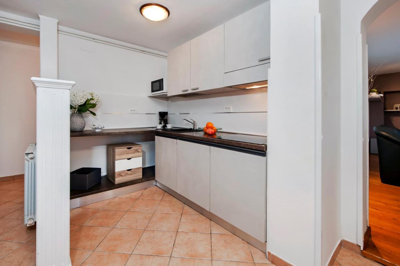 Cerin Apartment 로비니 외부 사진
