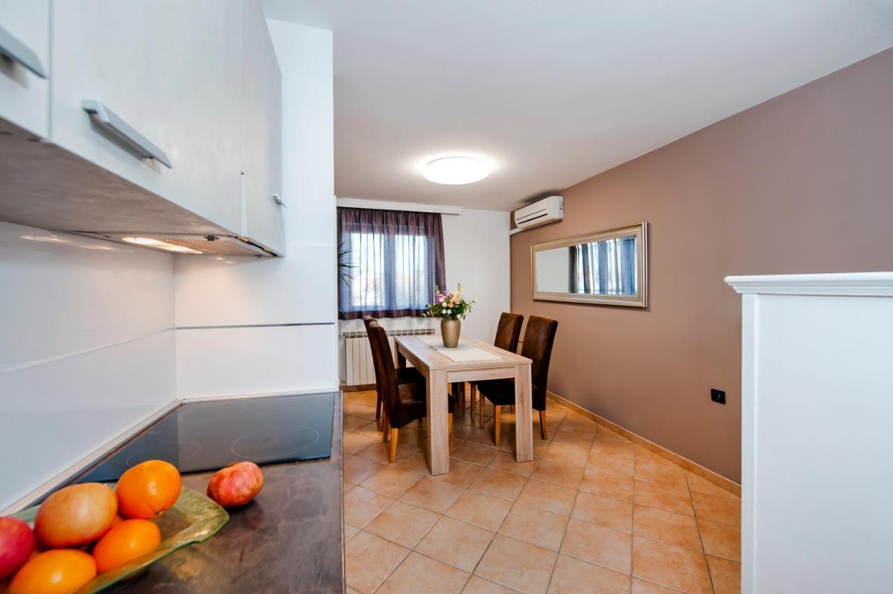 Cerin Apartment 로비니 외부 사진
