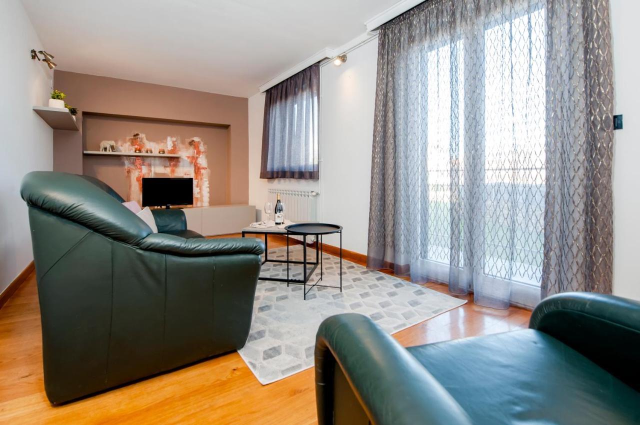 Cerin Apartment 로비니 외부 사진