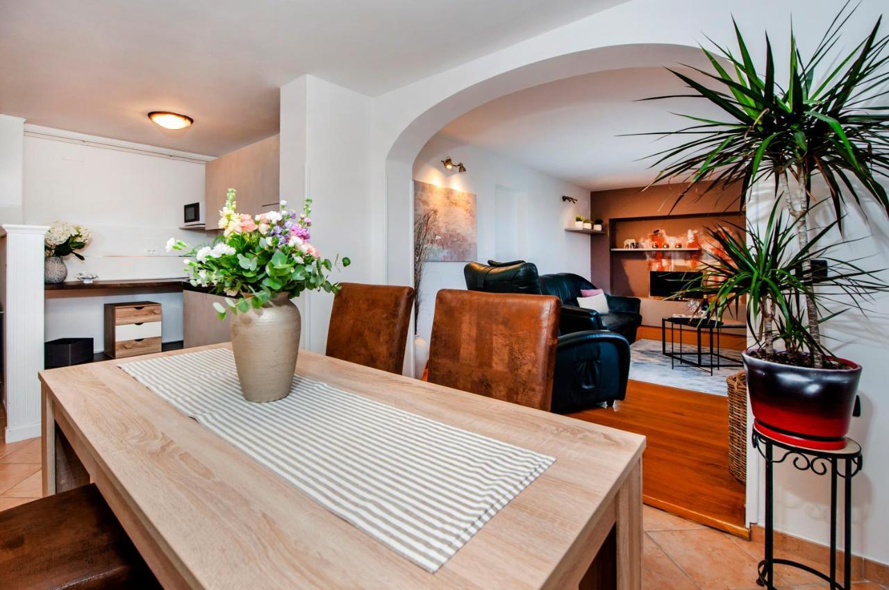 Cerin Apartment 로비니 외부 사진